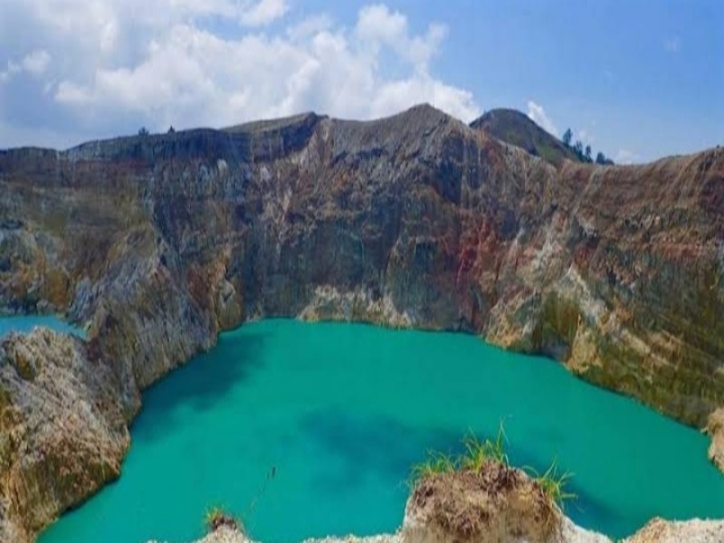 Kelimutu crater lakes in Flores, Indonesia